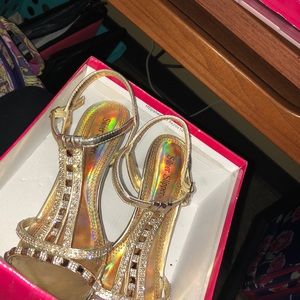 Small heeled prom/ formal shoes